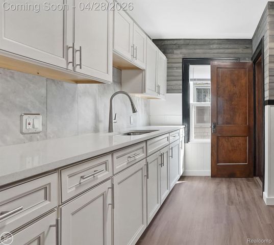 210 W Webster Street, Ferndale, MI 48220