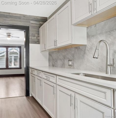 210 W Webster Street, Ferndale, MI 48220