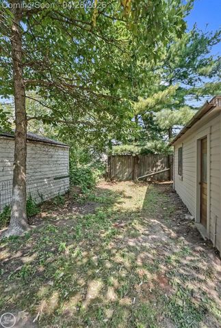 210 W Webster Street, Ferndale, MI 48220