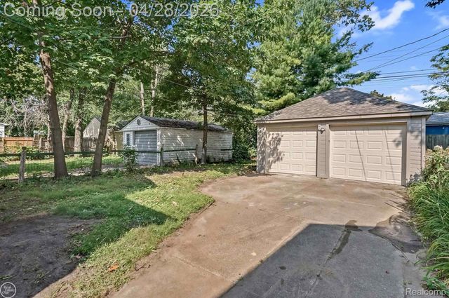 210 W Webster Street, Ferndale, MI 48220