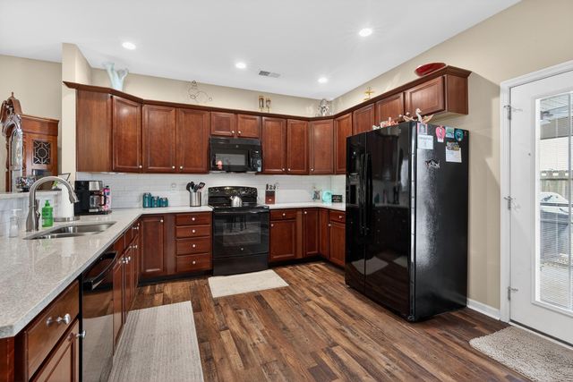 2801 Cherry Blossom Way, Lexington, KY 40511