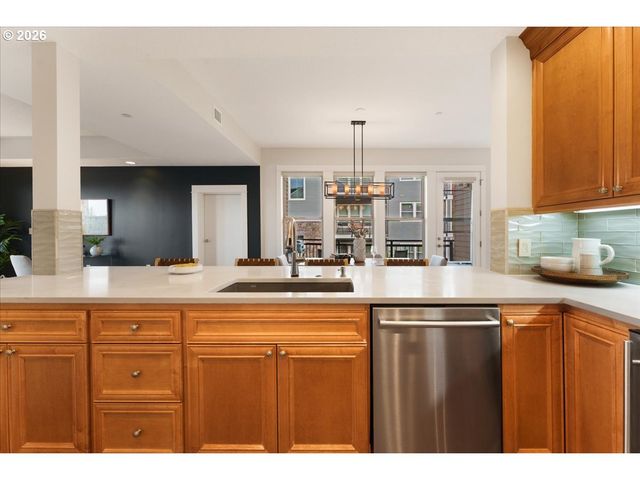 11758 Se CRESTED EAGLE Ln G5, Happy Valley, OR 97086