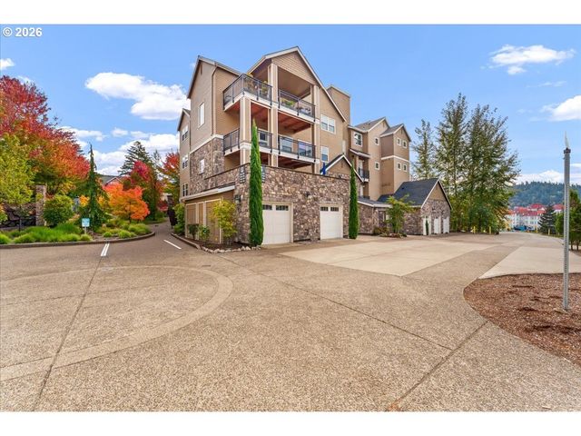 11758 Se CRESTED EAGLE Ln G5, Happy Valley, OR 97086