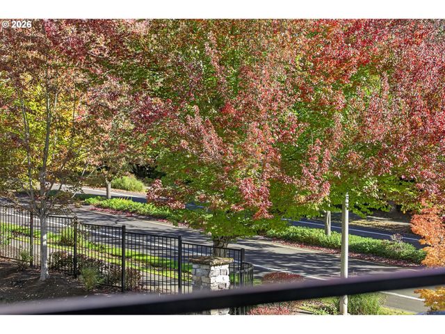 11758 Se CRESTED EAGLE Ln G5, Happy Valley, OR 97086