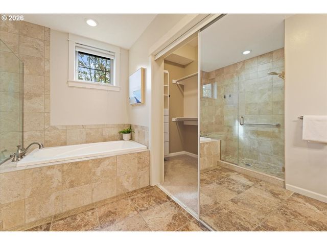 11758 Se CRESTED EAGLE Ln G5, Happy Valley, OR 97086