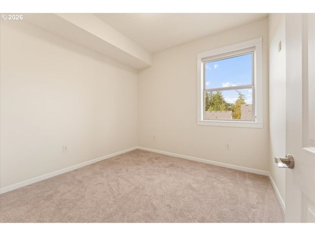 11758 Se CRESTED EAGLE Ln G5, Happy Valley, OR 97086