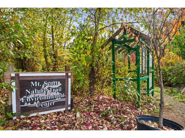 11758 Se CRESTED EAGLE Ln G5, Happy Valley, OR 97086