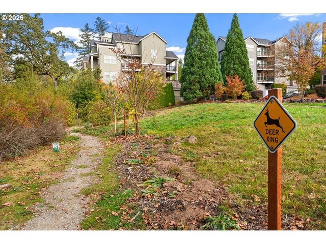 11758 Se CRESTED EAGLE Ln G5, Happy Valley, OR 97086