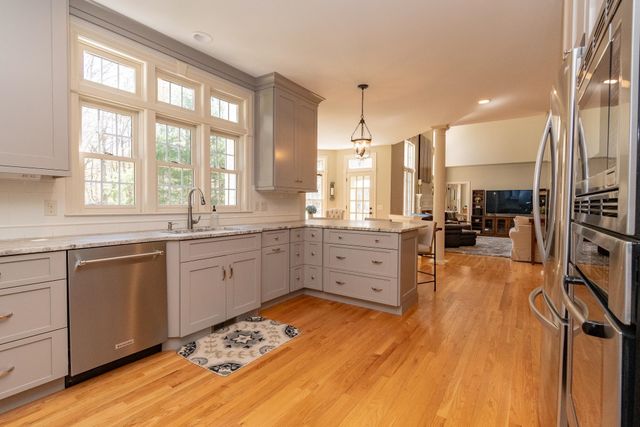 50 Newfane Road, Bedford, NH 03110