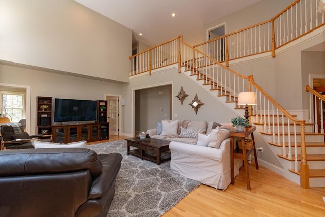 50 Newfane Road, Bedford, NH 03110