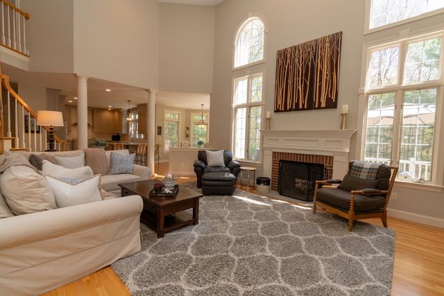 50 Newfane Road, Bedford, NH 03110