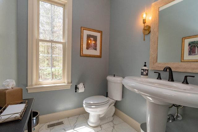 50 Newfane Road, Bedford, NH 03110