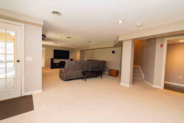 50 Newfane Road, Bedford, NH 03110