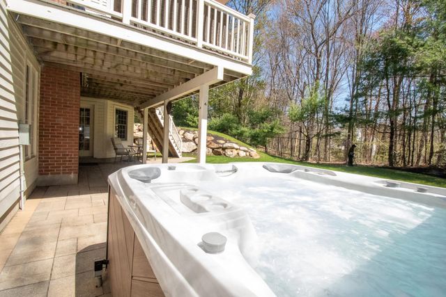 50 Newfane Road, Bedford, NH 03110