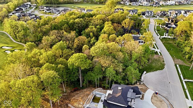 4330 Elmscott Ridge, Zionsville, IN 46077