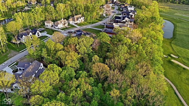 4330 Elmscott Ridge, Zionsville, IN 46077