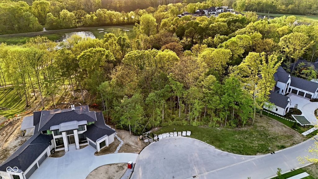 4330 Elmscott Ridge, Zionsville, IN 46077