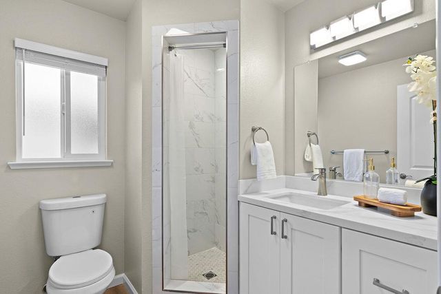 909 Malibu Ct, Modesto, CA 95350