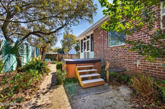 109 E Azalea Drive, Long Beach, MS 39560