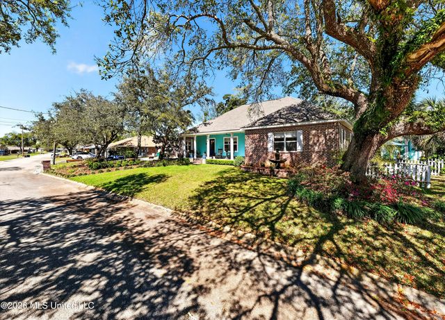 109 E Azalea Drive, Long Beach, MS 39560
