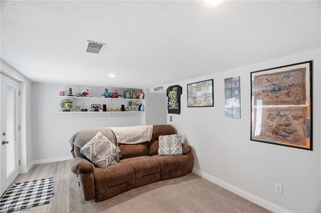 39 Oak Circle, Parkersburg, WV 26101