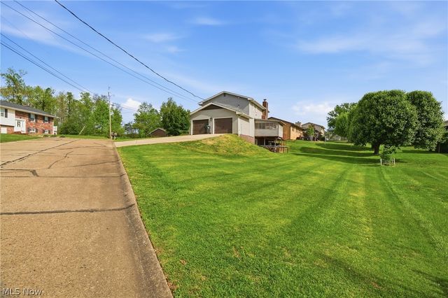 39 Oak Circle, Parkersburg, WV 26101