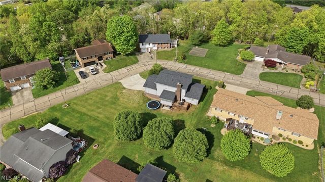 39 Oak Circle, Parkersburg, WV 26101