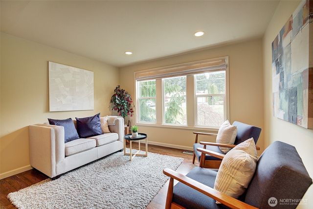 225 131st Avenue NE, Bellevue, WA 98005