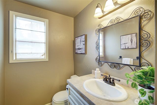 225 131st Avenue NE, Bellevue, WA 98005
