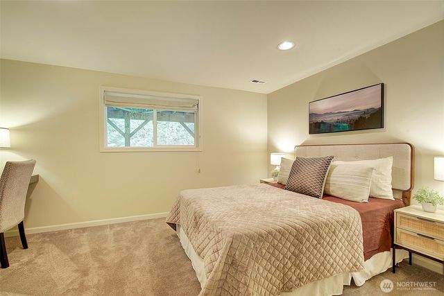 225 131st Avenue NE, Bellevue, WA 98005