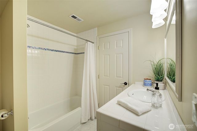 225 131st Avenue NE, Bellevue, WA 98005