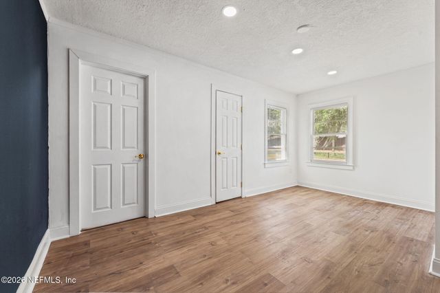 6986 SALLIE Avenue, Jacksonville, FL 32210