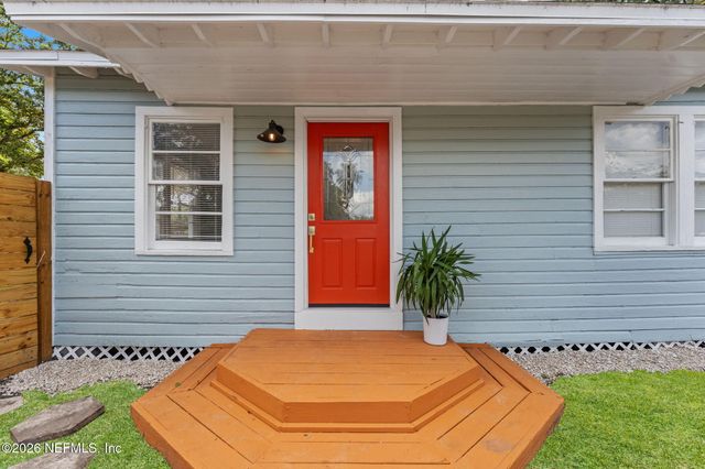6986 SALLIE Avenue, Jacksonville, FL 32210