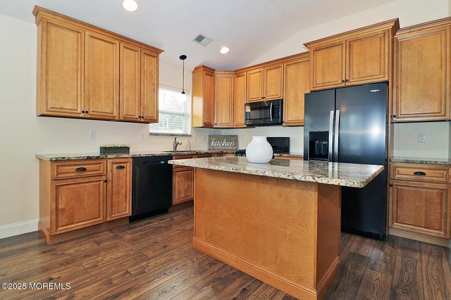 28 Dolphin Way, Waretown, NJ 08758