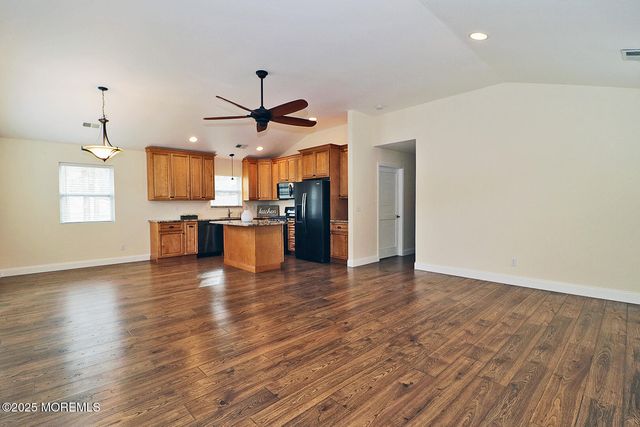 28 Dolphin Way, Waretown, NJ 08758
