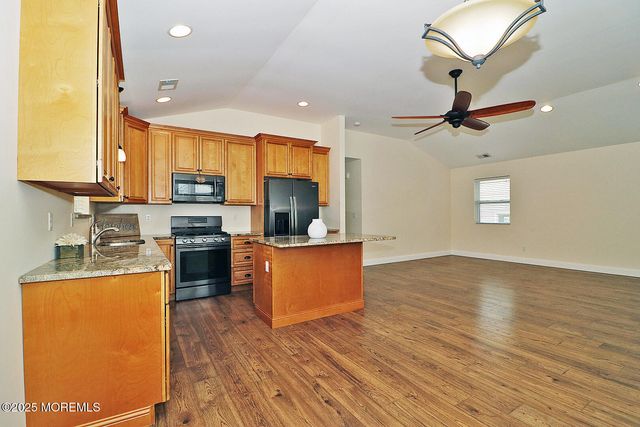 28 Dolphin Way, Waretown, NJ 08758