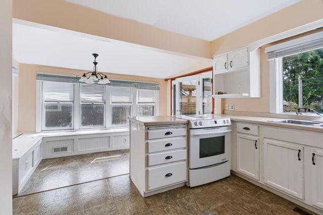 319 N Pearl Street, River Falls, WI 54022