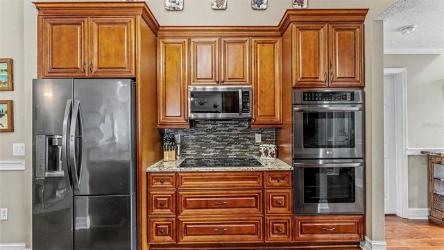 36225 OAK KNOLL LOOP, Dade City, FL 33525