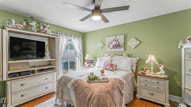 36225 OAK KNOLL LOOP, Dade City, FL 33525