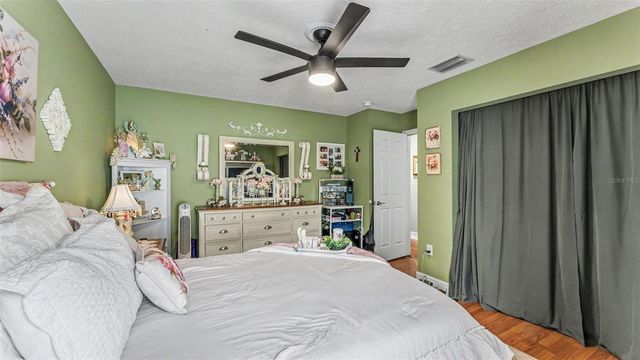 36225 OAK KNOLL LOOP, Dade City, FL 33525