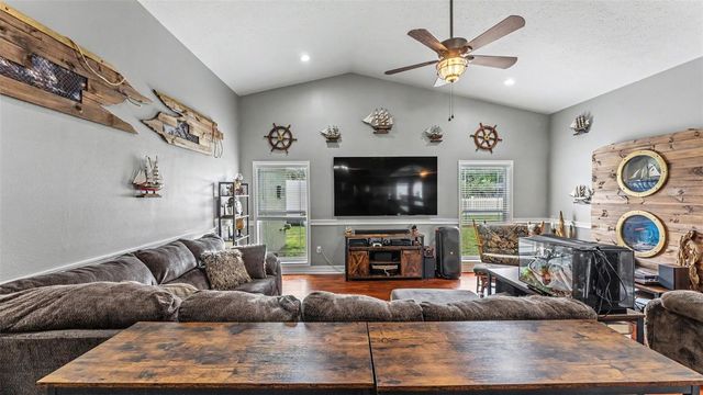 36225 OAK KNOLL LOOP, Dade City, FL 33525