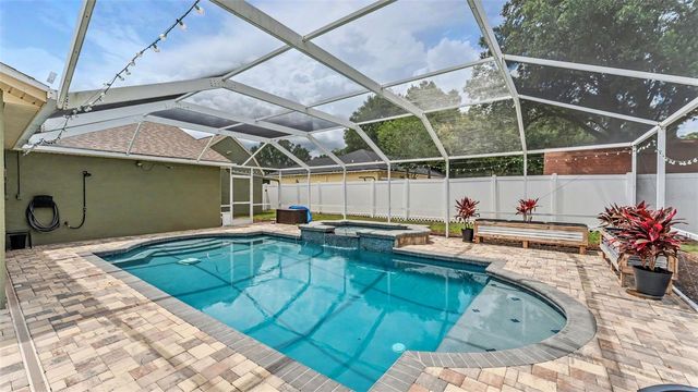 36225 OAK KNOLL LOOP, Dade City, FL 33525