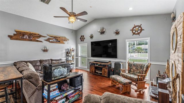 36225 OAK KNOLL LOOP, Dade City, FL 33525
