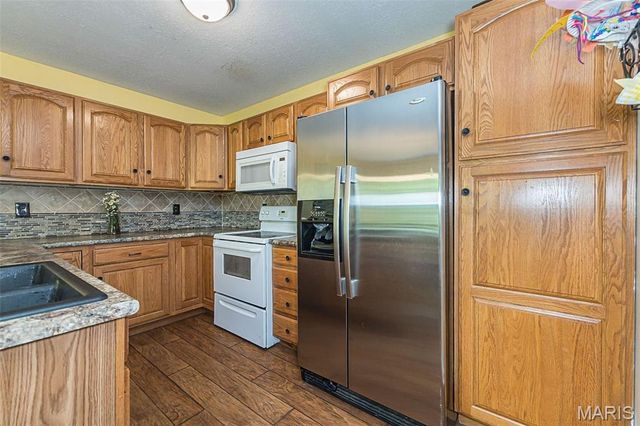 9508 Bent Tree Drive, Hillsboro, MO 63050