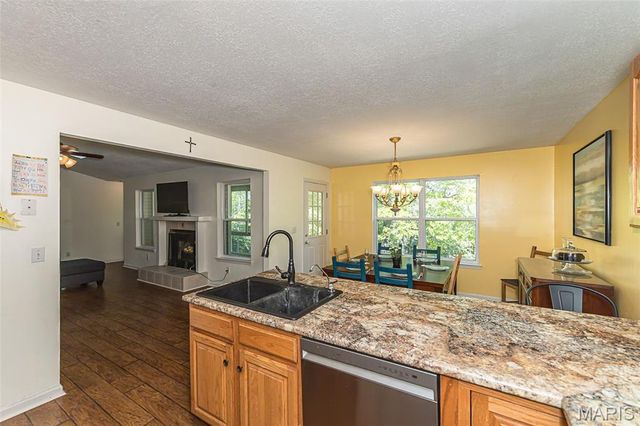9508 Bent Tree Drive, Hillsboro, MO 63050