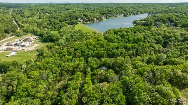 9508 Bent Tree Drive, Hillsboro, MO 63050