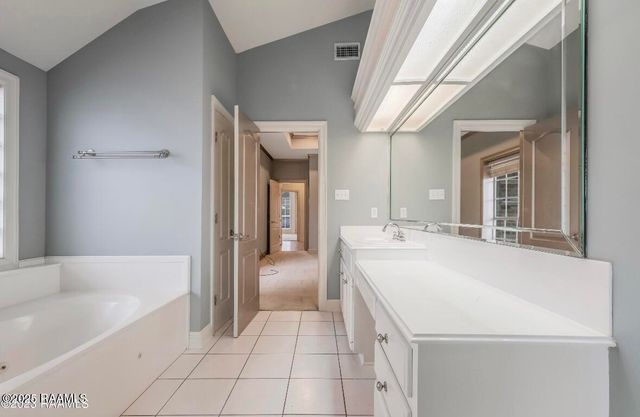 111 Hamlet Lane, Lafayette, LA 70508