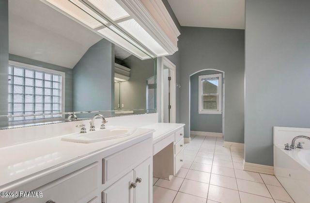 111 Hamlet Lane, Lafayette, LA 70508