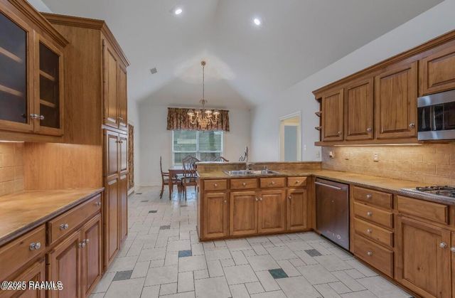 111 Hamlet Lane, Lafayette, LA 70508