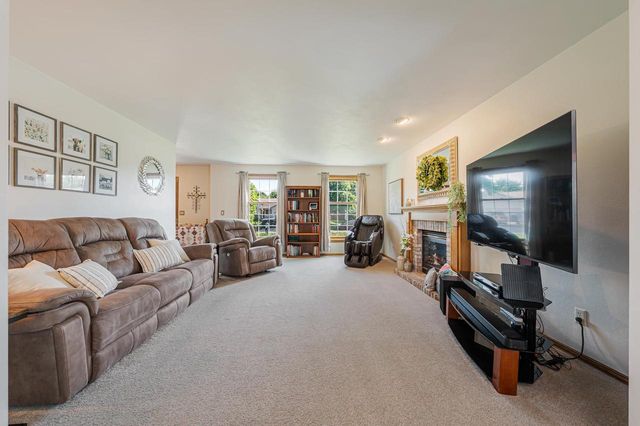 W2434 SNOWBERRY DRIVE, Appleton, WI 54915